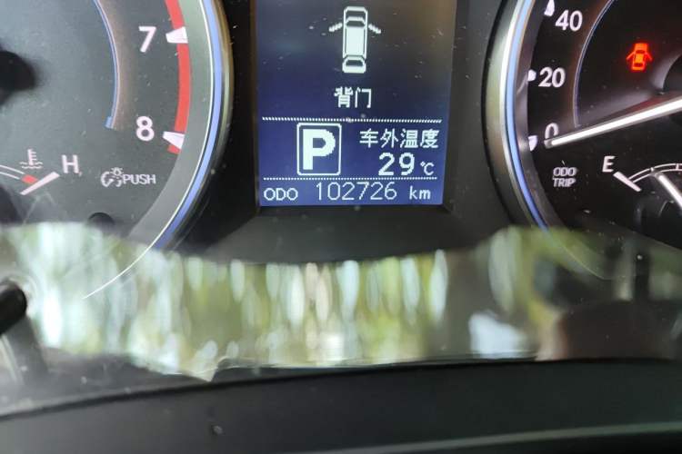 Used Toyota Highlander 2015 2.0T Two-Wheel Drive Luxury Edition 7 Seats Odometer Close Up