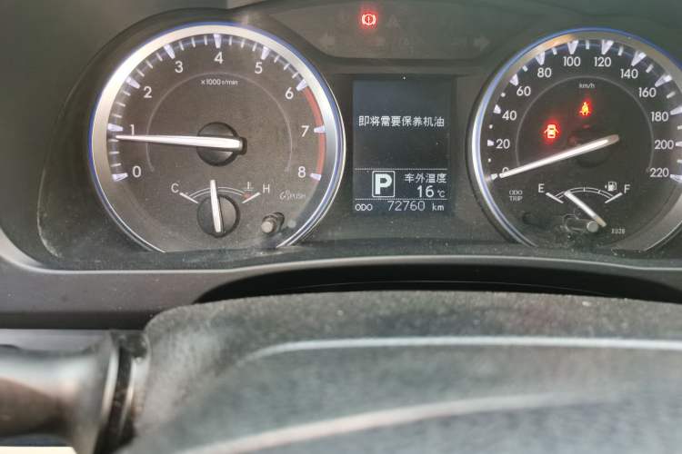 Used Toyota Highlander 2015 2.0T Two-Wheel Drive Elite Edition 7 Seats Odometer Close Up