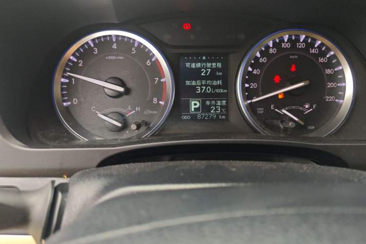 Used Toyota Highlander 2015 2.0T Four-Wheel Drive Luxury Edition 7-Seater Odometer Close Up