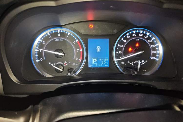 Used Toyota Highlander 2015 2.0T Two-Wheel Drive Elite Edition 5 Seats Odometer Close Up