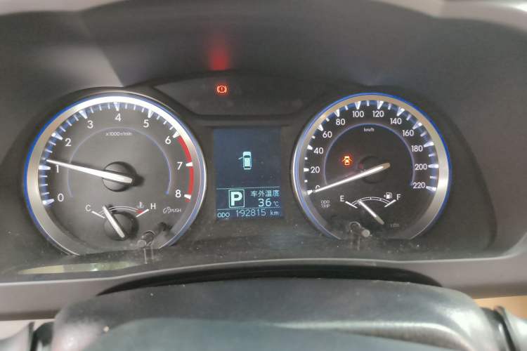 Used Toyota Highlander 2015 2.0T Two-Wheel Drive Elite Edition 5 Seats Odometer Close Up