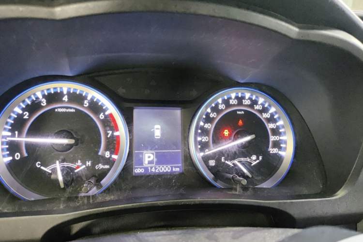 Used Toyota Highlander 2015 2.0T Four-Wheel Drive Luxury Edition 7-Seater Odometer Close Up