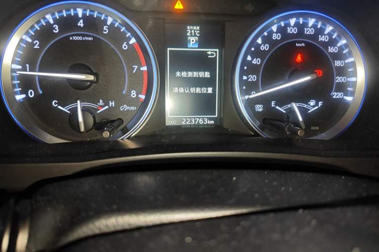 Used Toyota Highlander 2015 2.0T Four-Wheel Drive Ultimate Edition 7-Seater Odometer Close Up