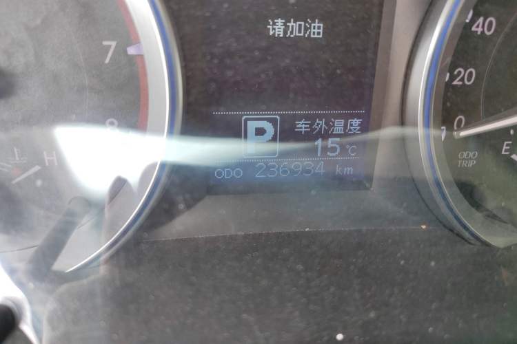 Used Toyota Highlander 2015 2.0T Four-Wheel Drive Luxury Edition 7-Seater Odometer Close Up