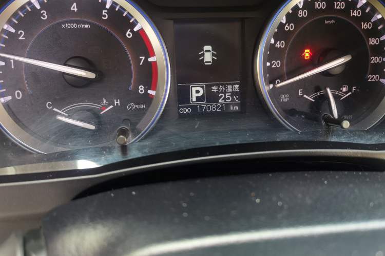 Used Toyota Highlander 2015 2.0T Four-Wheel Drive Luxury Edition 7-Seater Odometer Close Up