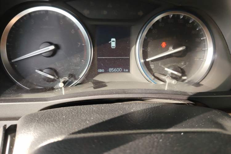 Used Toyota Highlander 2015 2.0T Four-Wheel Drive Elite Edition 7-Seater Odometer Close Up