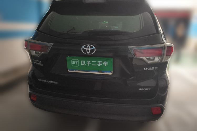 Used Toyota Highlander 2015 2.0T Two-Wheel Drive Luxury Edition 7 Seats Rear