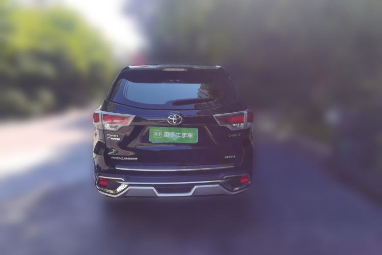 Used Toyota Highlander 2015 2.0T Two-Wheel Drive Luxury Edition 7 Seats Rear