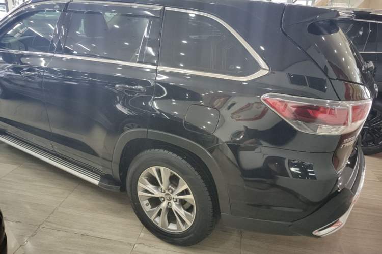 Used Toyota Highlander 2015 2.0T Four-Wheel Drive Elite Edition 7-Seater Rear Left 45 Deg