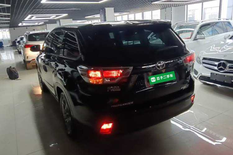 Used Toyota Highlander 2015 2.0T Four-Wheel Drive Luxury Edition 7-Seater Rear Left 45 Deg