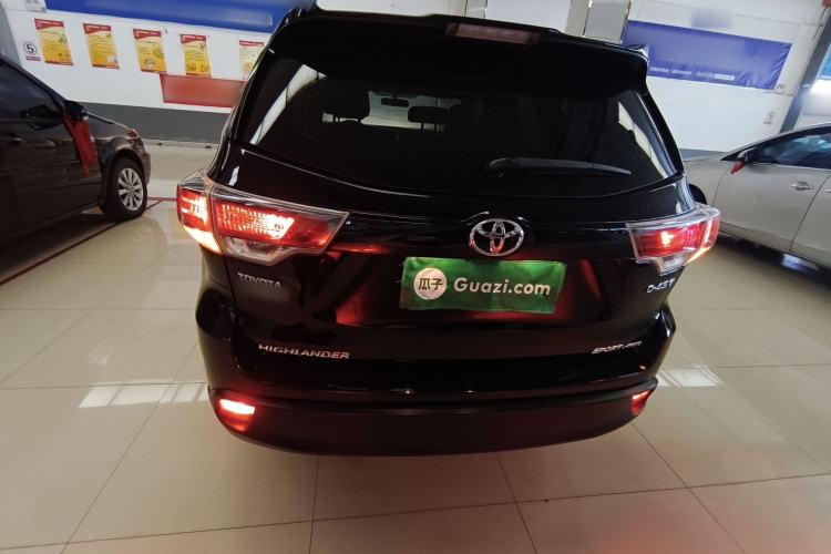 Used Toyota Highlander 2015 2.0T Four-Wheel Drive Luxury Edition 7-Seater Rear