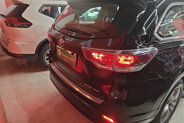 Used Toyota Highlander 2015 2.0T Four-Wheel Drive Luxury Edition 7-Seater Rear