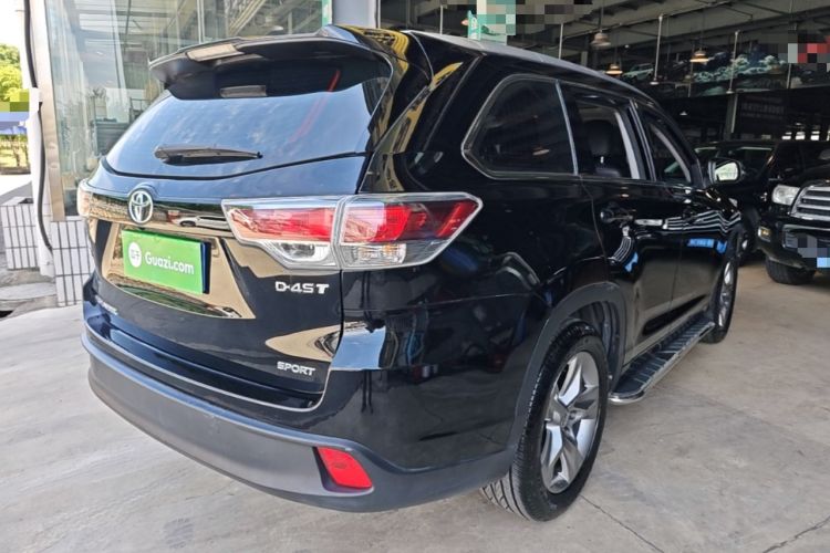 Used Toyota Highlander 2015 2.0T Two-Wheel Drive Luxury Edition 7 Seats Rear Right 45 Deg