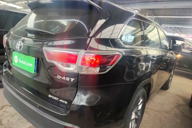 Used Toyota Highlander 2015 2.0T Four-Wheel Drive Luxury Edition 7-Seater Rear Right 45 Deg