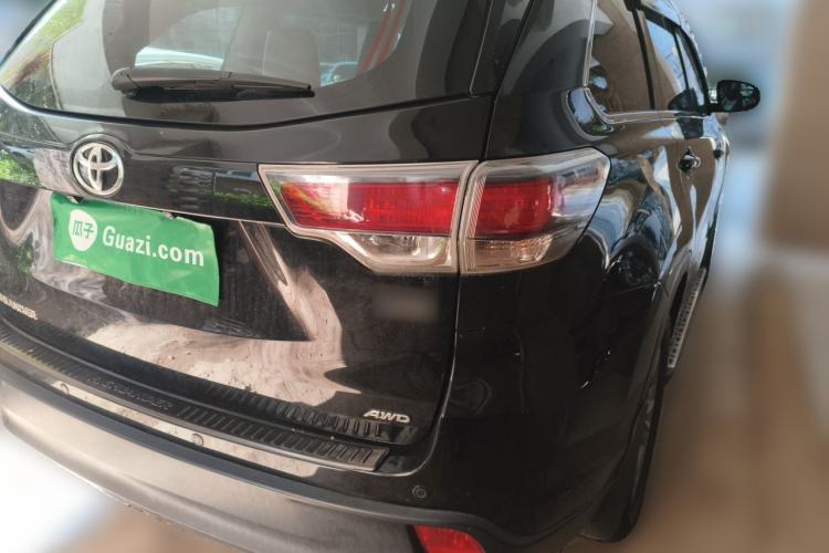 Used Toyota Highlander 2015 3.5L 4x4 Elite Edition 7-Seater Rear Right 45 Deg