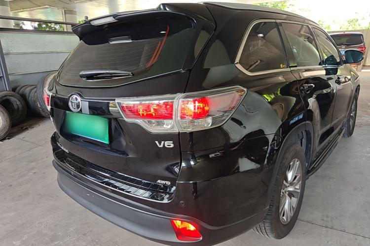 Used Toyota Highlander 2015 3.5L 4x4 Elite Edition 7-Seater Rear Right 45 Deg