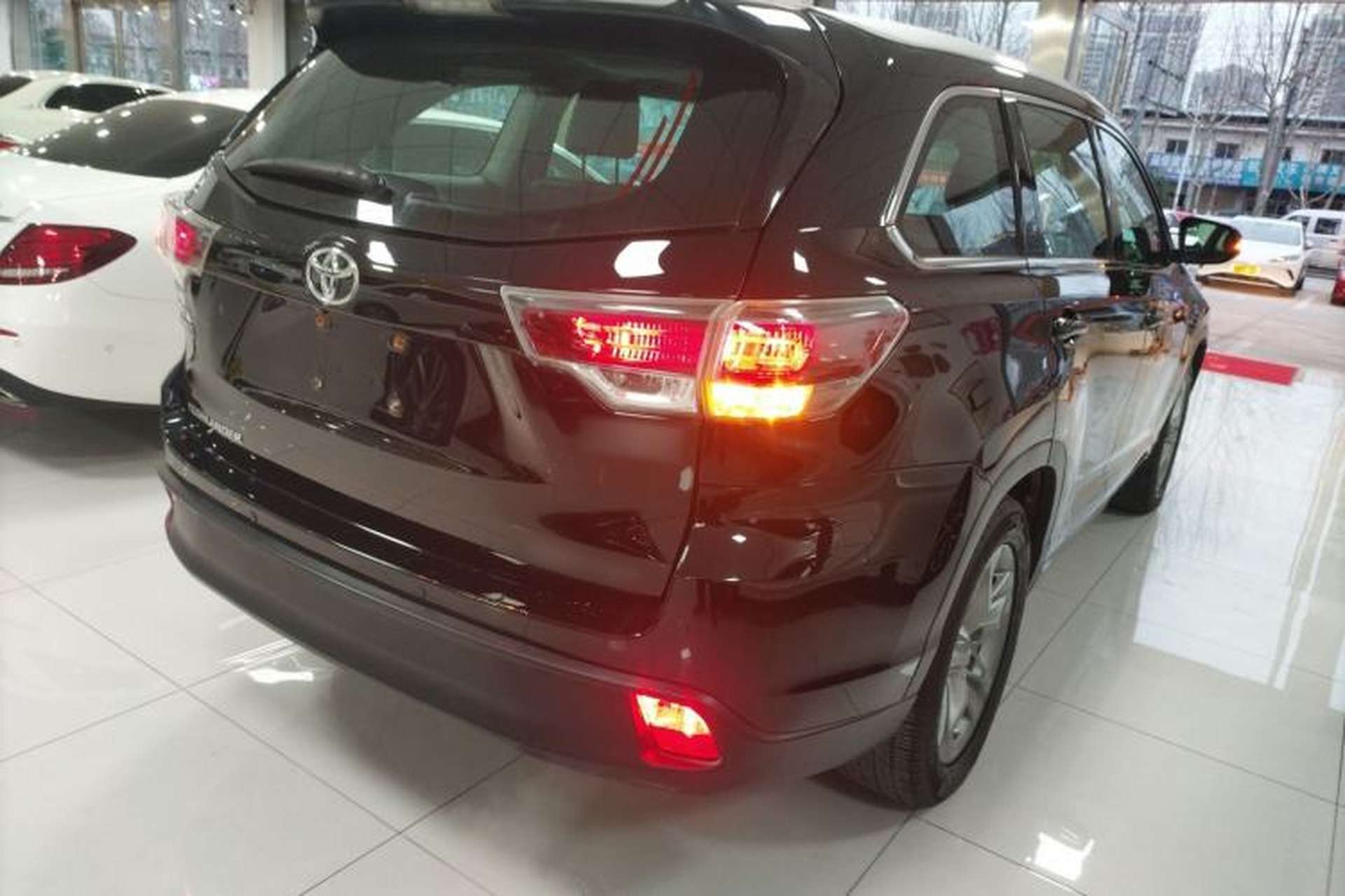 Used Toyota Highlander 2015 2.0T Four-Wheel Drive Luxury Edition 7-Seater Rear Right 45 Deg