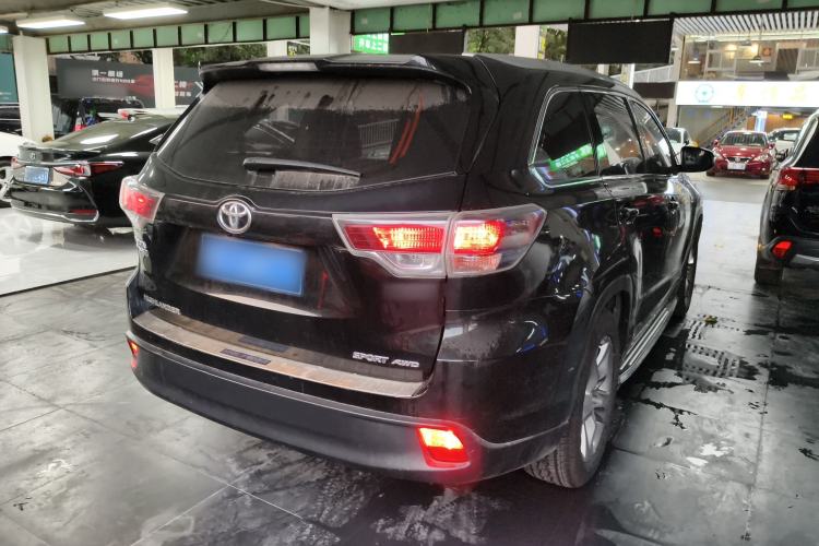Used Toyota Highlander 2015 2.0T Four-Wheel Drive Luxury Edition 7-Seater Rear Right 45 Deg