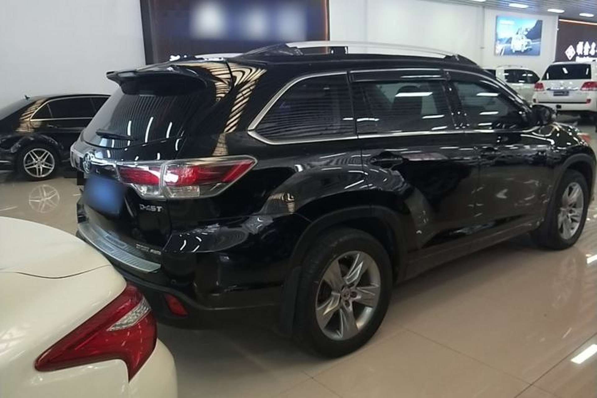 Used Toyota Highlander 2015 2.0T Four-Wheel Drive Luxury Edition 7-Seater Rear Right 45 Deg