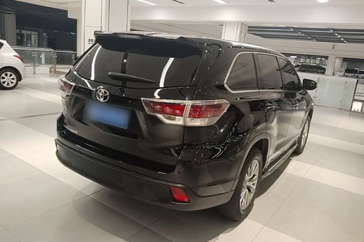 Used Toyota Highlander 2015 2.0T Two-Wheel Drive Elite Edition 5 Seats Rear Right 45 Deg