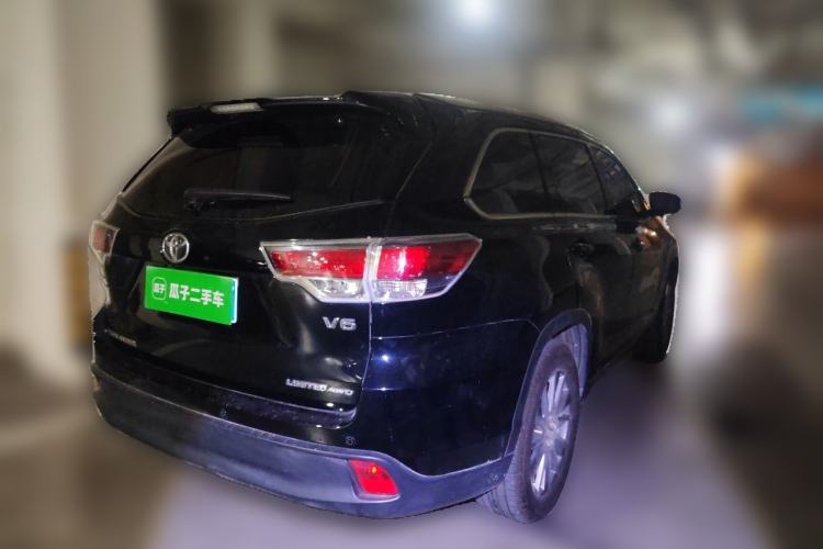 Used Toyota Highlander 2015 3.5L 4x4 Ultimate Edition 7-Seater Rear Right 45 Deg