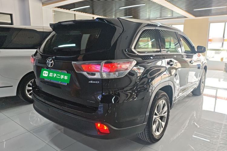 Used Toyota Highlander 2015 2.0T Two-Wheel Drive Elite Edition 7 Seats Rear Right 45 Deg