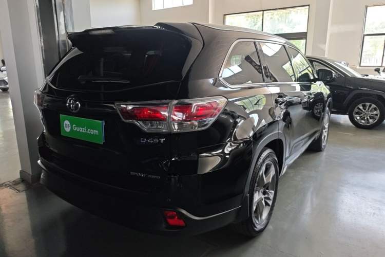 Used Toyota Highlander 2015 2.0T Four-Wheel Drive Luxury Edition 7-Seater Rear Right 45 Deg
