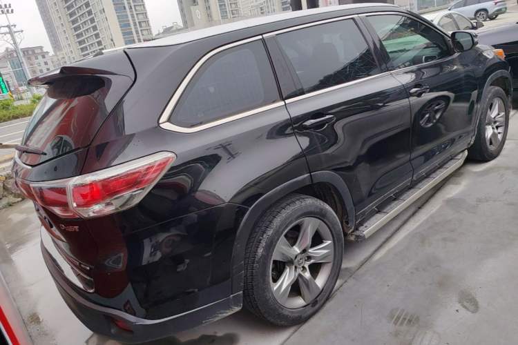 Used Toyota Highlander 2015 2.0T Four-Wheel Drive Luxury Edition 7-Seater Rear Right 45 Deg