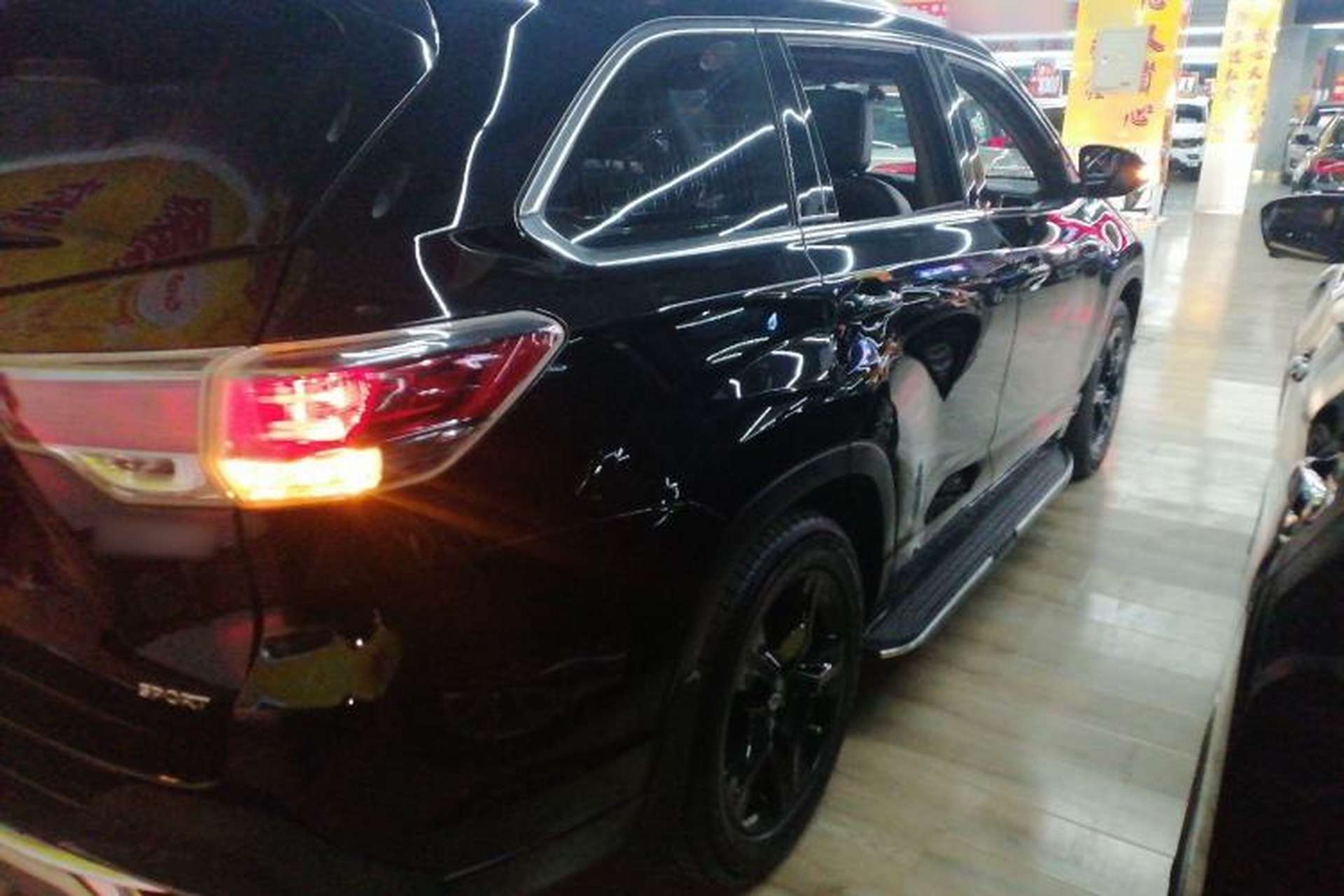 Used Toyota Highlander 2015 2.0T Two-Wheel Drive Luxury Edition 7 Seats Rear Right 45 Deg