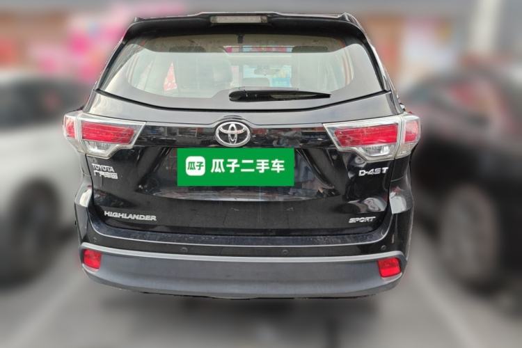 Used Toyota Highlander 2015 2.0T Two-Wheel Drive Luxury Edition 7 Seats Rear