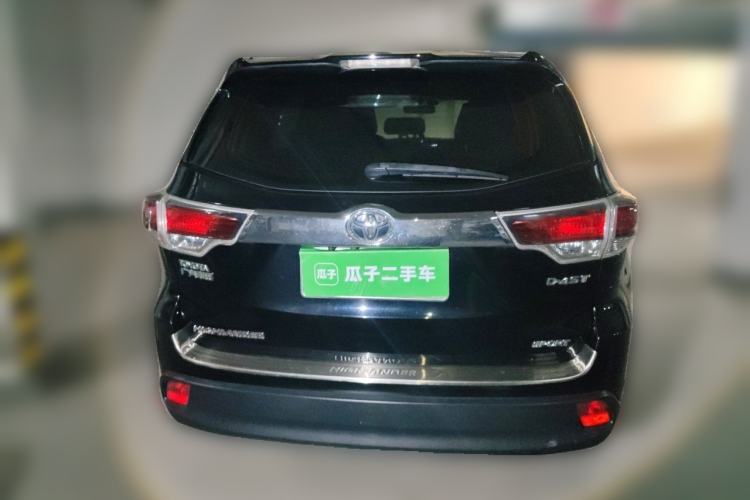 Used Toyota Highlander 2015 2.0T Two-Wheel Drive Luxury Edition 7 Seats Rear