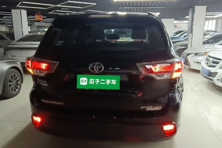 Used Toyota Highlander 2015 2.0T Four-Wheel Drive Luxury Edition 7-Seater Rear
