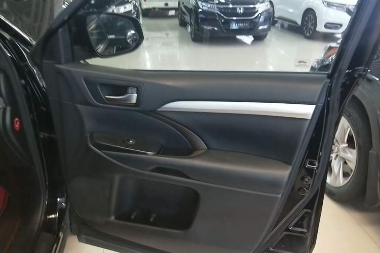 Used Toyota Highlander 2015 2.0T Four-Wheel Drive Luxury Edition 7-Seater Right Front Door Interior