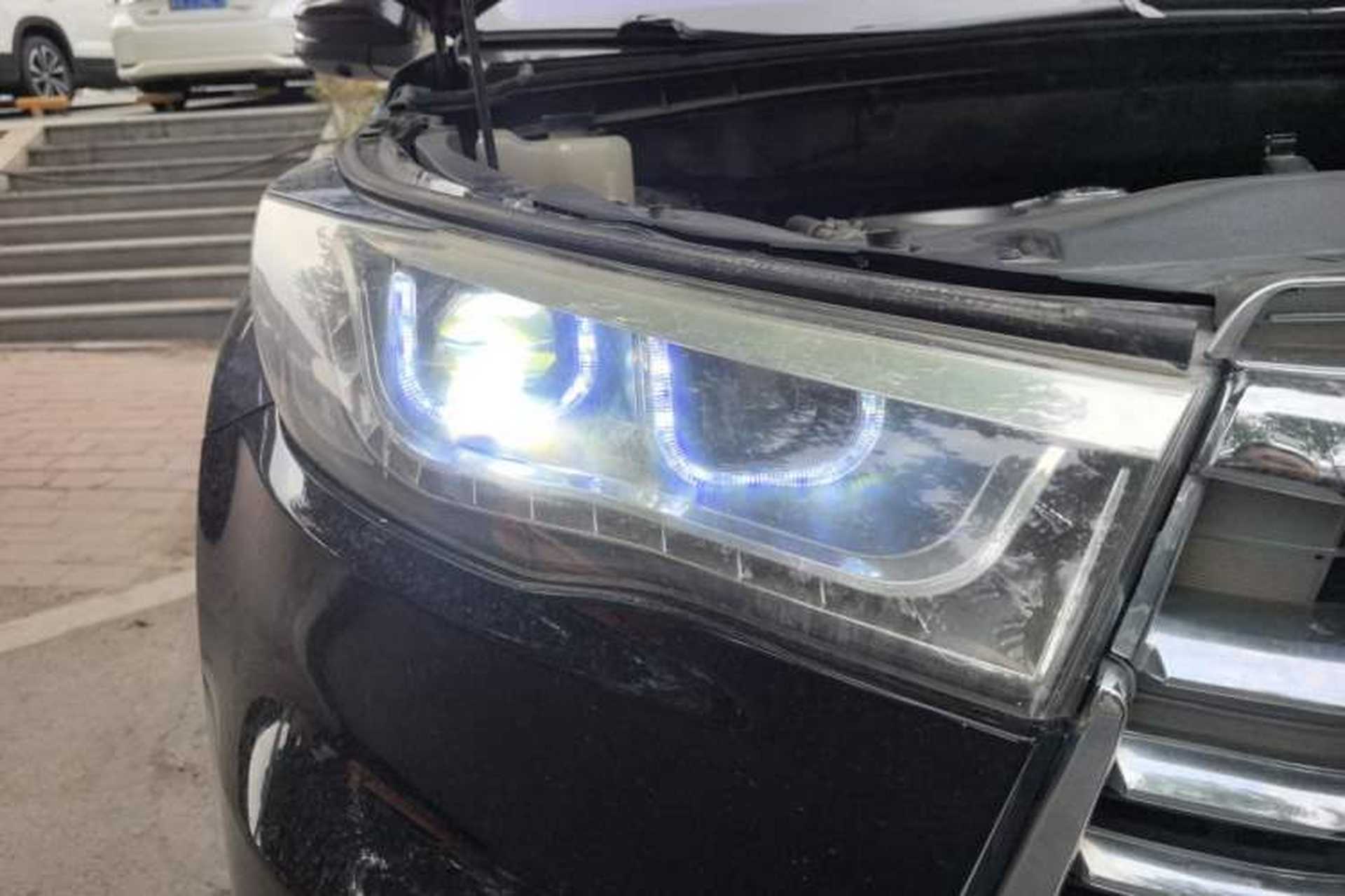 Used Toyota Highlander 2015 2.0T Four-Wheel Drive Luxury Edition 7-Seater Right Front Headlight