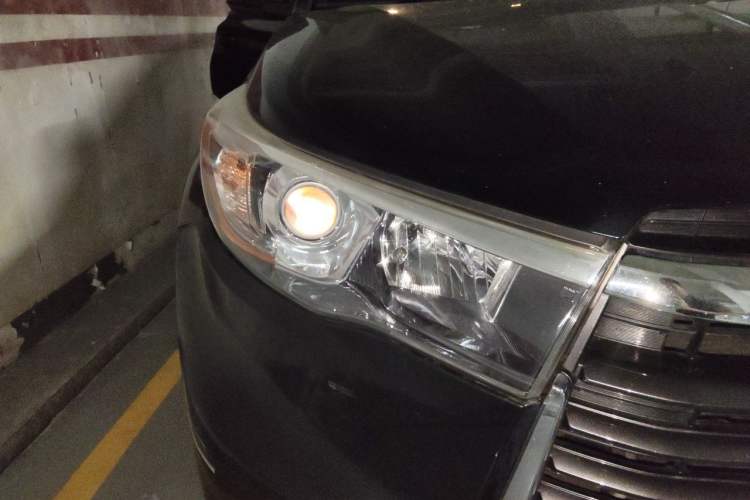 Used Toyota Highlander 2015 2.0T Four-Wheel Drive Luxury Edition 7-Seater Right Front Headlight