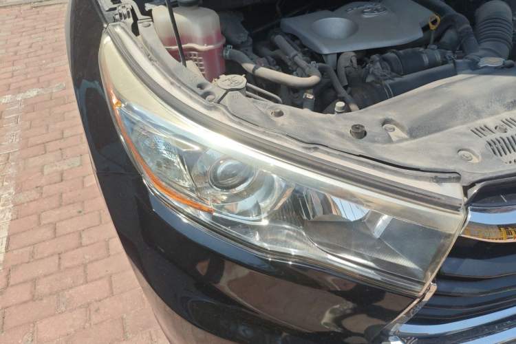 Used Toyota Highlander 2015 2.0T Four-Wheel Drive Elite Edition 7-Seater Right Front Headlight