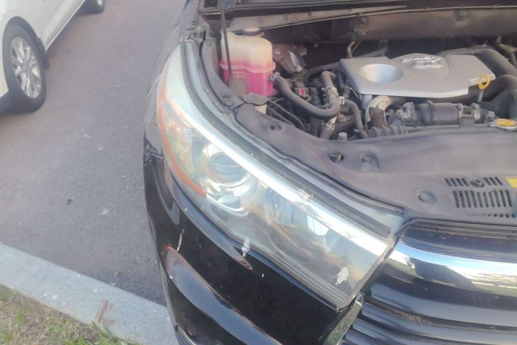 Used Toyota Highlander 2015 2.0T Four-Wheel Drive Elite Edition 7-Seater Right Front Headlight