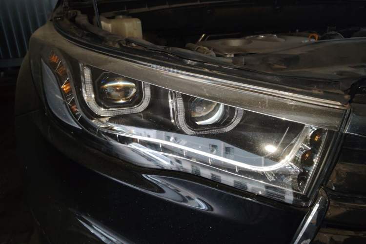 Used Toyota Highlander 2015 2.0T Four-Wheel Drive Luxury Edition 7-Seater Right Front Headlight