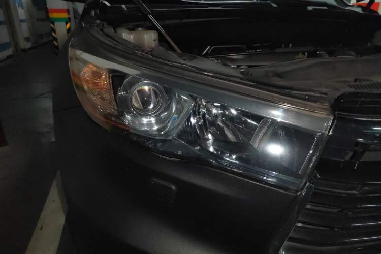 Used Toyota Highlander 2015 2.0T Four-Wheel Drive Ultimate Edition 7-Seater Right Front Headlight