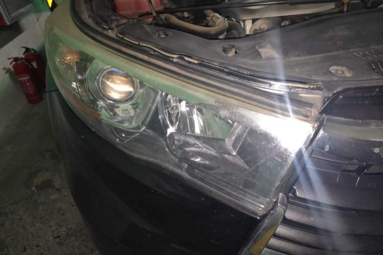 Used Toyota Highlander 2015 2.0T Four-Wheel Drive Luxury Edition 7-Seater Right Front Headlight