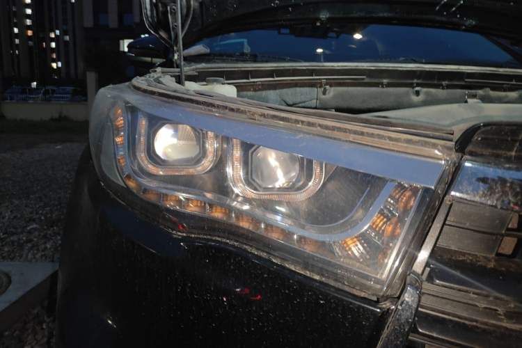 Used Toyota Highlander 2015 2.0T Four-Wheel Drive Luxury Edition 7-Seater Right Front Headlight
