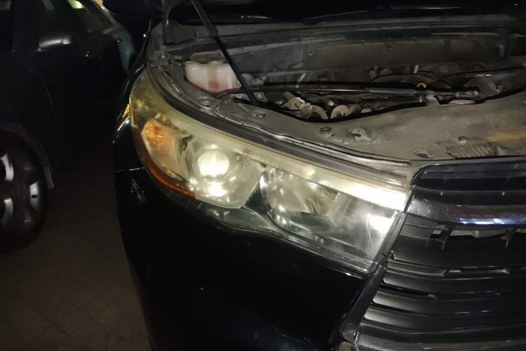 Used Toyota Highlander 2015 2.0T Four-Wheel Drive Luxury Edition 7-Seater Right Front Headlight