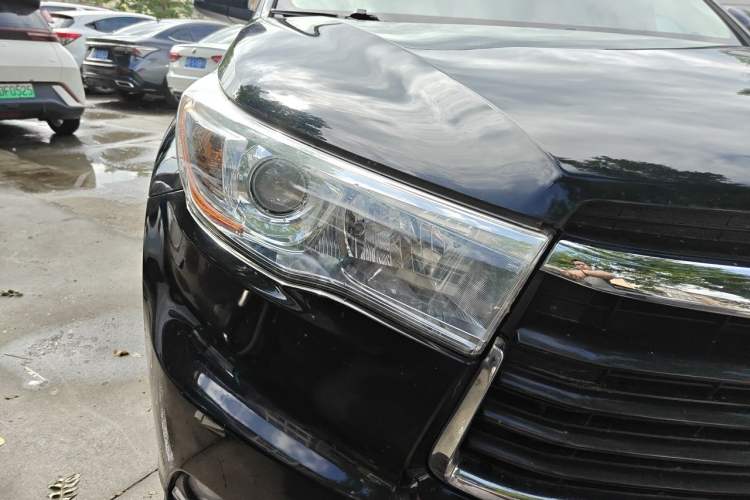 Used Toyota Highlander 2015 2.0T Two-Wheel Drive Elite Edition 7 Seats Right Front Headlight