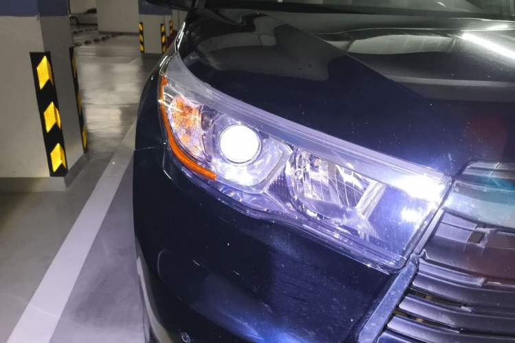 Used Toyota Highlander 2015 2.0T Four-Wheel Drive Luxury Edition 7-Seater Right Front Headlight