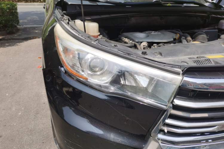 Used Toyota Highlander 2015 2.0T Two-Wheel Drive Elite Edition 5 Seats Right Front Headlight