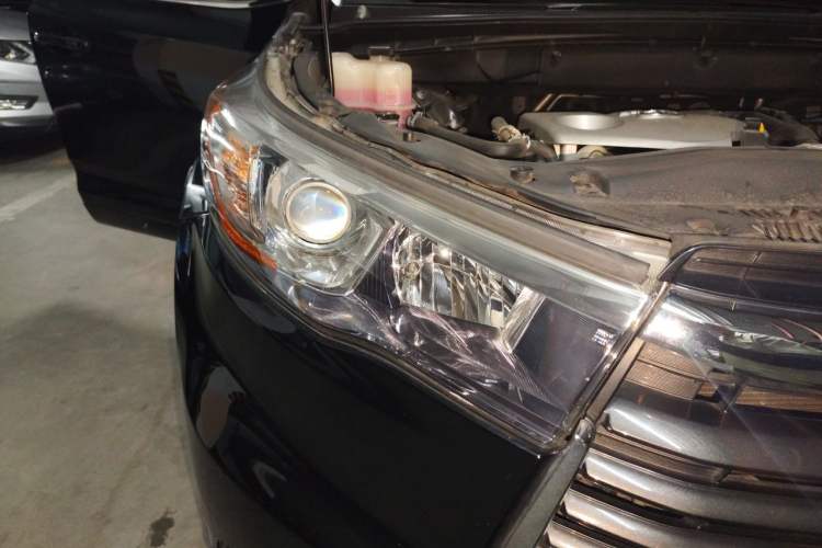Used Toyota Highlander 2015 2.0T Four-Wheel Drive Luxury Edition 7-Seater Right Front Headlight