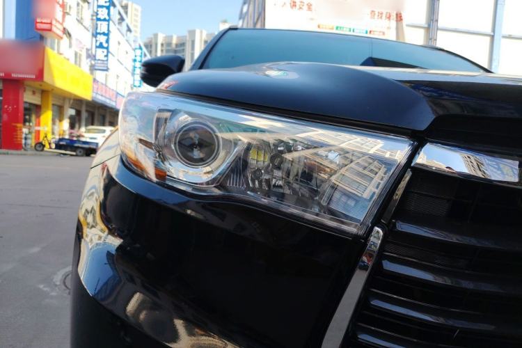 Used Toyota Highlander 2015 2.0T Two-Wheel Drive Luxury Edition 7 Seats Right Front Headlight