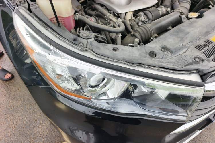Used Toyota Highlander 2015 2.0T Two-Wheel Drive Elite Edition 7 Seats Right Front Headlight