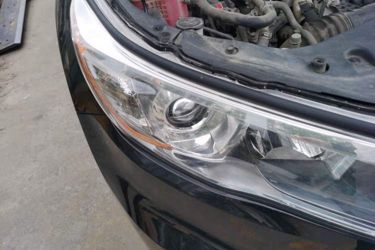 Used Toyota Highlander 2015 2.0T Two-Wheel Drive Luxury Edition 7 Seats Right Front Headlight