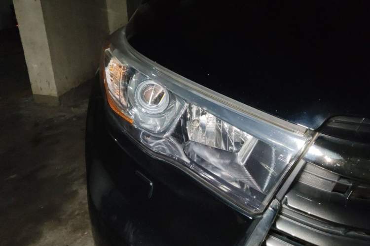 Used Toyota Highlander 2015 2.0T Four-Wheel Drive Ultimate Edition 7-Seater Right Front Headlight